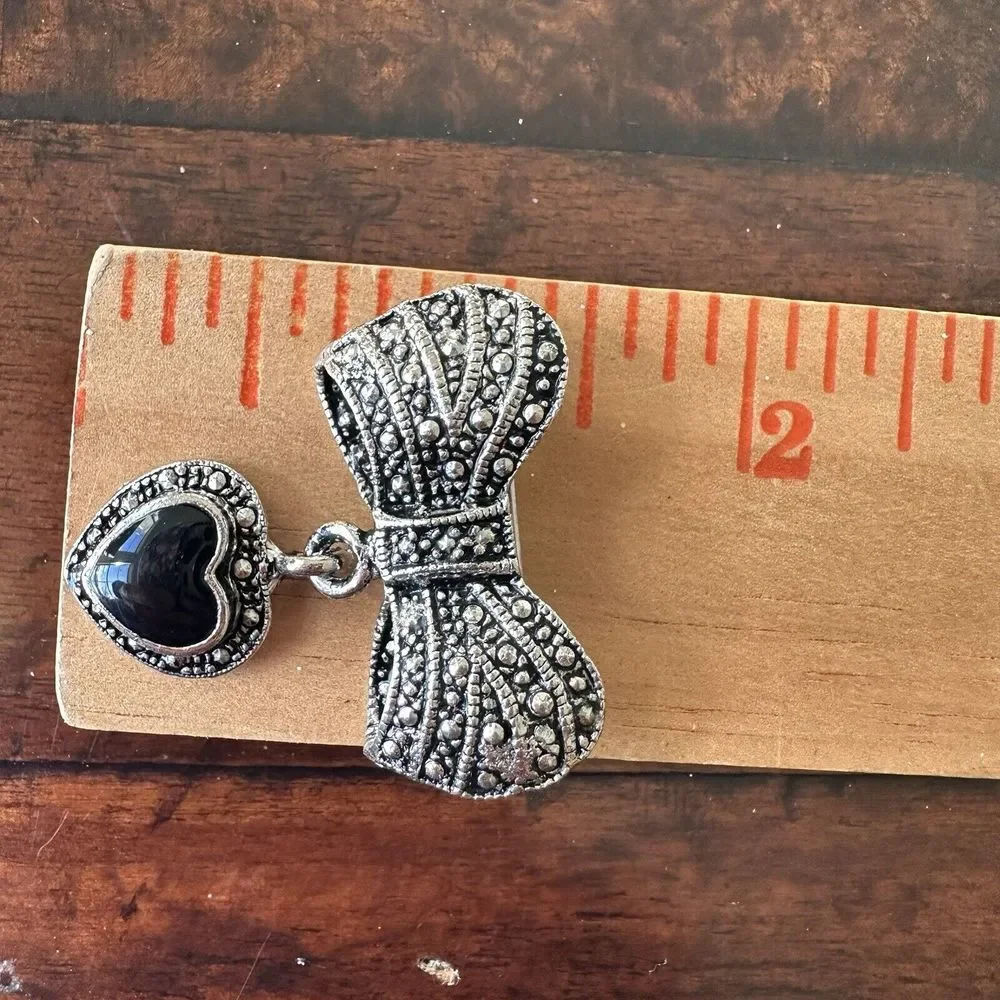 VTG Bow Ribbon Brooch Pin 1.5 Inch Dangle Heart Onyx Marcasite 925 Sterling 9.9g